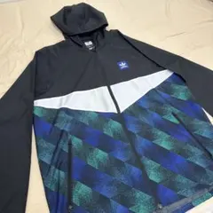 adidas フード付きナイロンジャケット