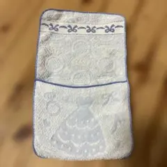 ドレス模様のタオルハンカチ ポーチ仕様