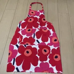marimekko 赤×白　エプロン