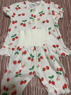 腹巻き付きいちご柄フリル付きベビーパジャマ 90㎝