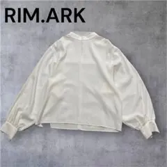 RIM.ARK リムアーク　長袖ブラウス ボリュームスリーブ　袖口リボンのサムネイル