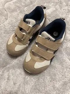 asics アイダホ　ベージュ　17.5cm