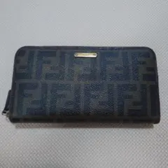 ⭐️美品 現行⭐️FENDI ダイアゴナル ズッカ ラウンドファスナー 財布 FF 361004015_1.jpg