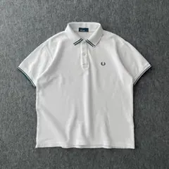 FRED PERRY　デザインポロシャツ　刺繍ロゴ　ワンポイント　ラインリブ