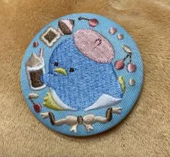 刺繍缶バッジ タキシードサム サンリオ