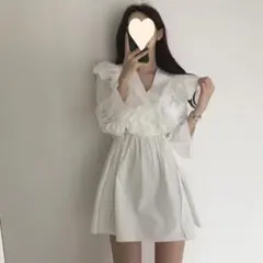M「清楚ガーリー♡韓国風フリル白ワンピース｜着痩せ×美シルエットで映えるモテ服」