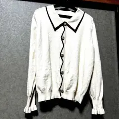 ニット　アイボリー　パールボタン　袖が可愛いです