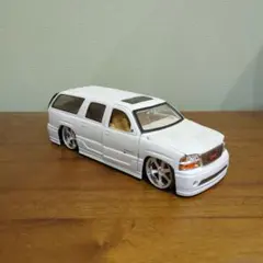 ジャンク　アメ車　GMC　ユーコンデナリ　 SUV ミニカー ホワイト 1/24
