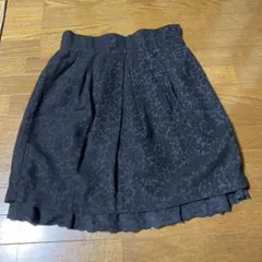 レストローズ　黒スカート