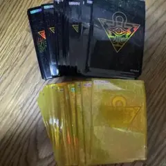 遊戯王　千年スリーブ　金　黒　各40枚　45164