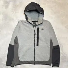 コ*ジ様 【希少】NIKE ナイキ テックフリース 海外限定モデル ジップパーカ