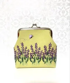 ラベンダー畑と蝶の刺繍がま口刺繍 手刺繍　ハンドメイド