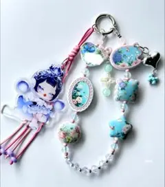 花柄の携帯ストラップ