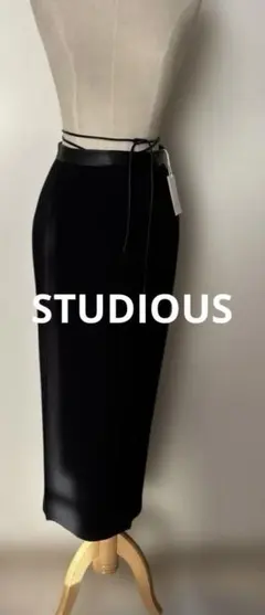 新品タグ付きSTUDIOUS レザーベルテッドスムーススカートのサムネイル