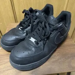 NIKE AIR FORCE 1 ブラック スニーカーのサムネイル