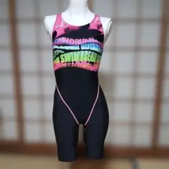 asics 競泳水着　Mサイズ　ハーフスパッツ 総柄のサムネイル