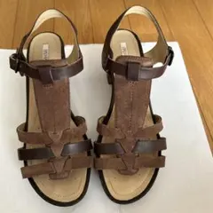 GEOX 38 革ストラップ　サンダルのサムネイル