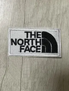 THE NORTH FACE 刺繍口ゴ ワッペン 白/黒 7.5cm×4.5cm