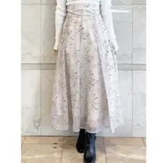 マーキュリーデュオ　オーガンジーフラワー刺繍スカート