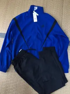 新品未使用　アディダス　ジャージ上下セット　ランニング　セットアップ