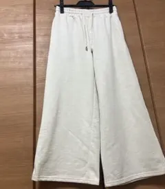 ラフコーデ【未使用】リエディ★イージーパンツ　アイボリー　デイリーコーデ