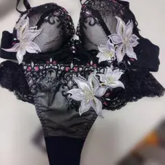 2025年最新】ワコールサルートc75の人気アイテム - メルカリ