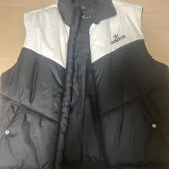 adidas ダウンベスト ブラック/ホワイト