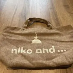 ベージュ トートバッグ