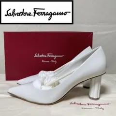 美品 Ferragamo フェラガモ パンプス フラワーヒール BADIAのサムネイル