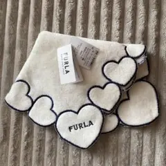 新品　FURLA ハート型タオルハンカチ