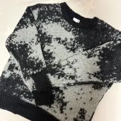LAKOLE 黒とグレーの模様入りニットセーターのサムネイル
