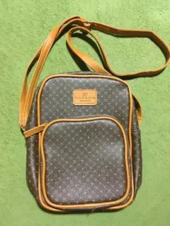 ショルダーバック