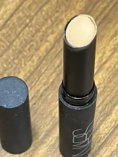 NARS フィルムスター リップスティックケースべたつきありのサムネイル