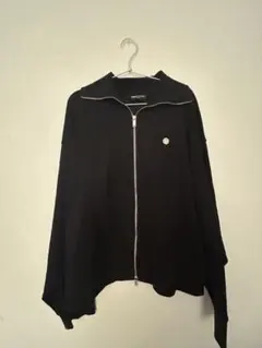 VACANCY ダメージZIPオーバーニット チャコールグレー takato着用 