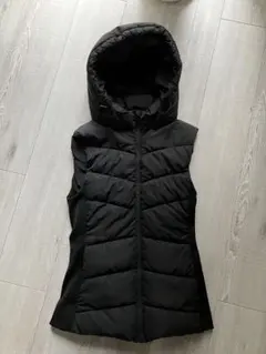 【美品】ZARA フード付きブラックダウンベスト