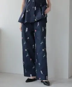 【新品タグ付】Bonjour Sagan 花柄プリントパンツ ネイビー