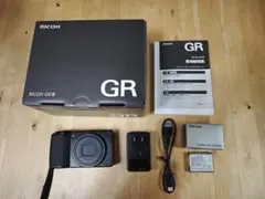 RICOH GR III レンズユニット交換済み　予備バッテリー付きのサムネイル