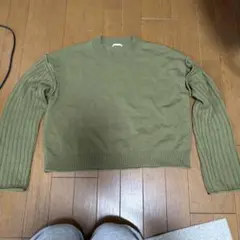 オリーブグリーン クロップドニット