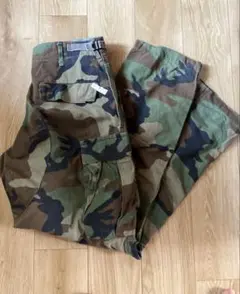 迷彩カーゴパンツ 複数ポケット付き　アーミーパンツ