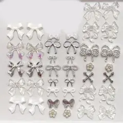 【今だけ価格】【残り1点】ネイルパーツクリスマス　クリア　白リボンシルバー　冬