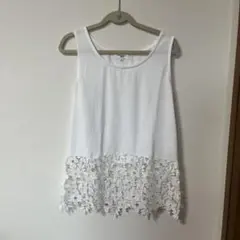 NATURAL BEAUTY BASIC 裾レース タンクトップ ホワイト Mのサムネイル