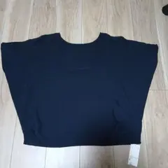 ネイビーブラウス。 フレアースリーブ。 タグ付き新品。