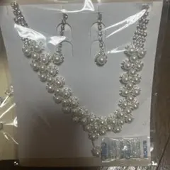 パールビジューネックレスとイヤリングセット