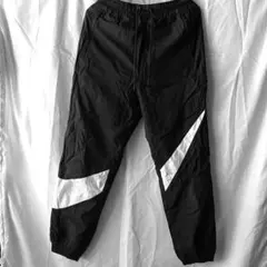 Nike ブラックパンツ ホワイトストライプ　XS