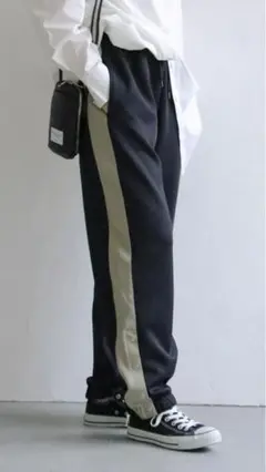 美品、ノッチ、サイドライン、トラックパンツ