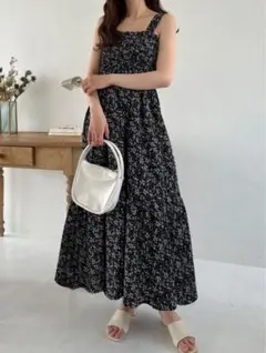 新品⭐︎グレイル　花柄シャーリングティアードキャミワンピース