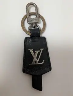 【美品】ルイヴィトン ポルトクレ クロッシュ クレ キーホルダーLV ブラック 美品】ルイヴィトン ポルトクレ クロッシュ クレ キーホルダーLV