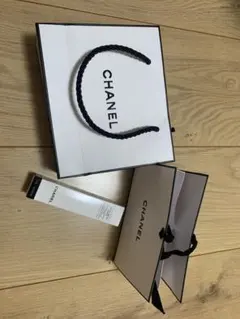 CHANEL イドゥラ ビューティ マイクロ リップ セラムのサムネイル