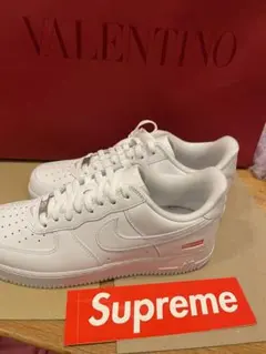 シュプリームナイキコラボスニーカー新品未使用