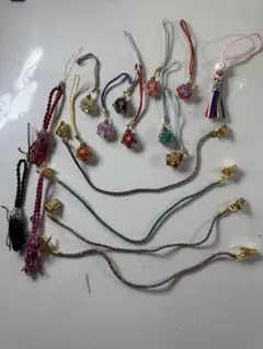 花モチーフビーズストラップ 13個セットと帽子用ストラップ4本